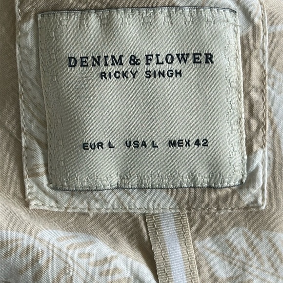 Tommy Bahama Tan Floral Men's Shirt - Picture 4 of 5